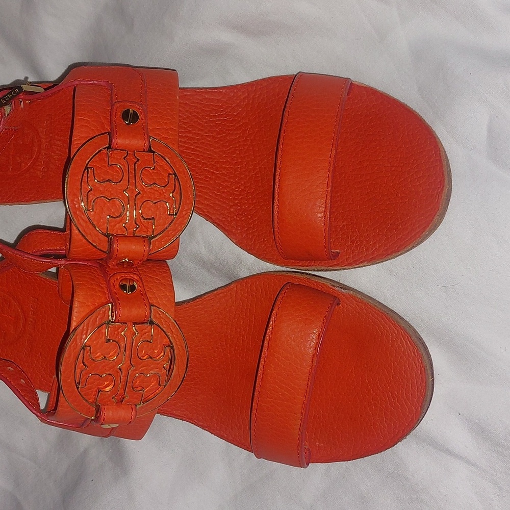 Tory Burch Orange Sandals with Gold Buckle Details Size 7.5 - Picture 5 of 11
